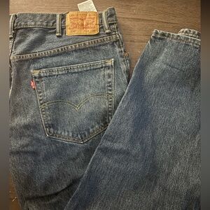 Levi’s 550
